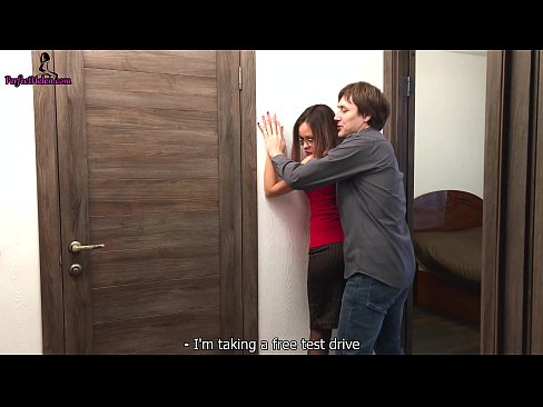 ❤️ கவர்ச்சியான ரியல் எஸ்டேட் நிறுவனமானது அவளது அபார்ட்மெண்ட்டை விற்கும்போது உணர்ச்சிவசப்பட்டு அவளது புண்டையை குலுக்கி குடுக்கிறாள் - கிரெம்பாய் அனல் பார்ன் எங்களிடம் ️❤